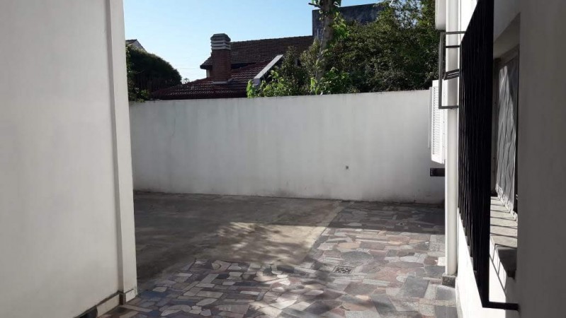 ALQUILER CASA PH 4 AMBIENTES CON PATIO GRANDE QUILMES