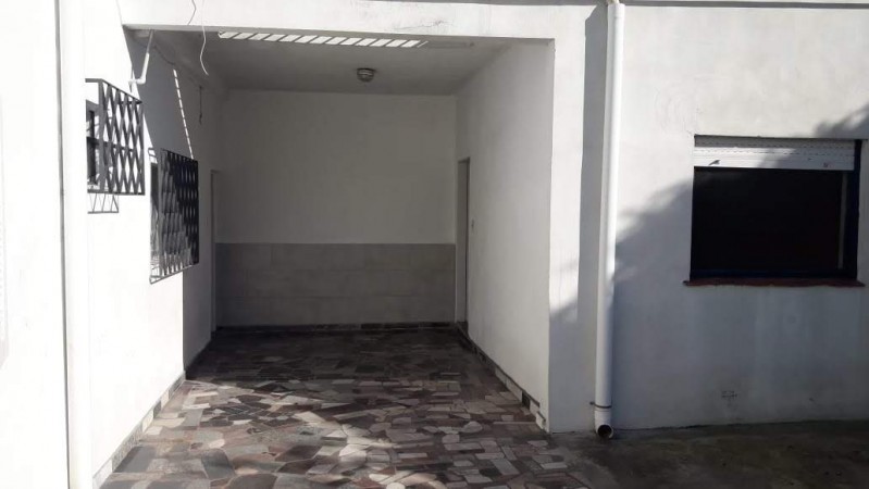 ALQUILER CASA PH 4 AMBIENTES CON PATIO GRANDE QUILMES