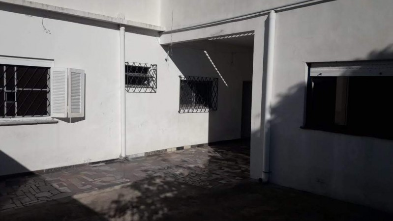 ALQUILER CASA PH 4 AMBIENTES CON PATIO GRANDE QUILMES