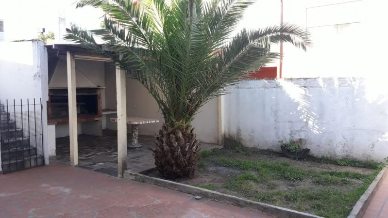 ALQUILER CASA PH 4 AMBIENTES CON PATIO GRANDE QUILMES