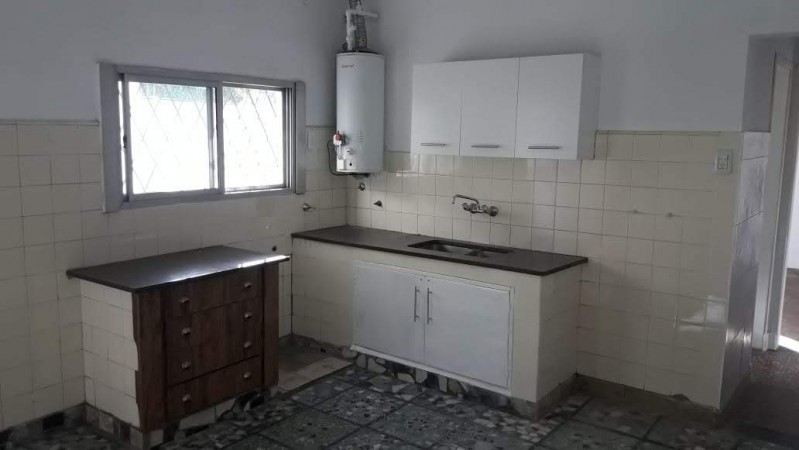 ALQUILER CASA PH 4 AMBIENTES CON PATIO GRANDE QUILMES