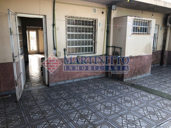 ALQUILER CASA 4 AMBIENTES CON PATIO AMPLIO EN PRIMER PISO QUILMES