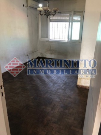 ALQUILER CASA 4 AMBIENTES CON PATIO AMPLIO EN PRIMER PISO QUILMES